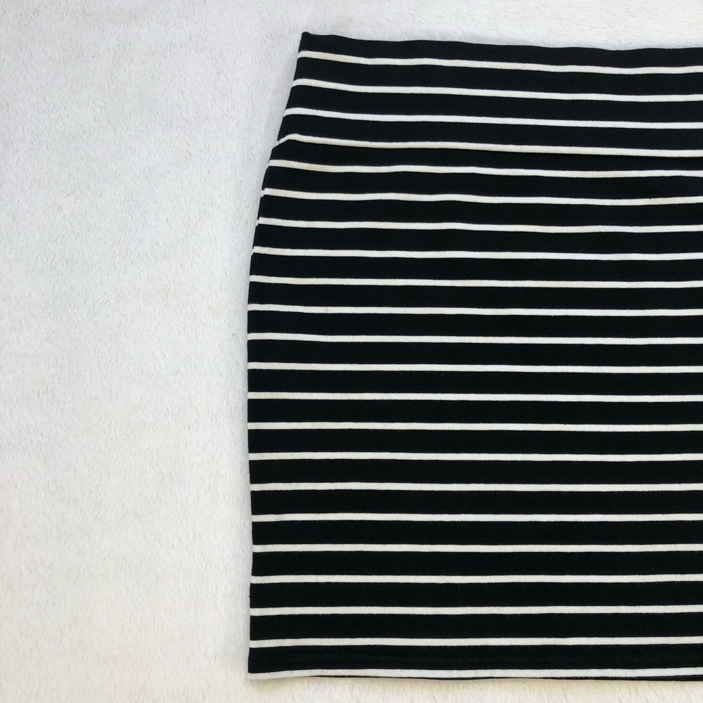 Cotton On, Striped Mini Skirt, Size Small - Picture 8 of 11